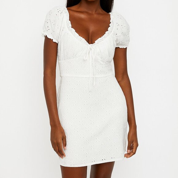 Dresses & Skirts - Cottagecore‎ White Eyelet Milkmaid Dress Sweetheart Neckline Size M